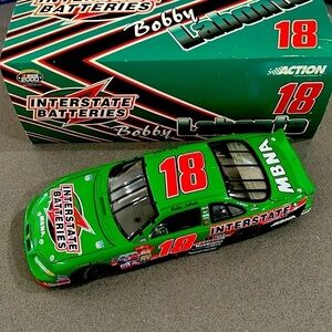 B1G1F  - NASCAR - Bobby Labonte #18 Interstate Batteries 2000 Action 1:24